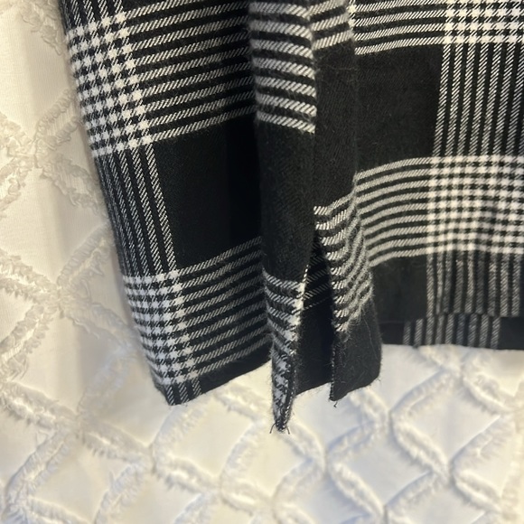 LOFT Ruffle Neck Flannel - Picture 4 of 7